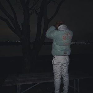 Meet your Posher, Sidney